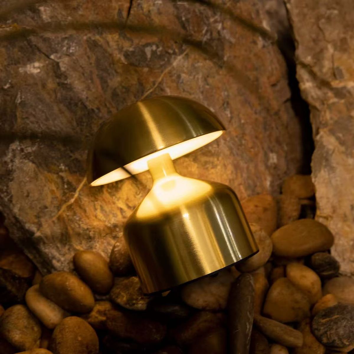RECHARGEABLE MUSHROOM MINI GOLD TABLE LAMP