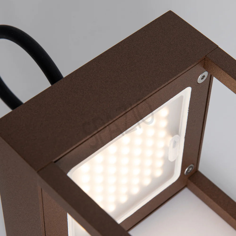 SPAZIO Lumina Rechargeable Outdoor Table Lamp – close-up of the lit LED panel