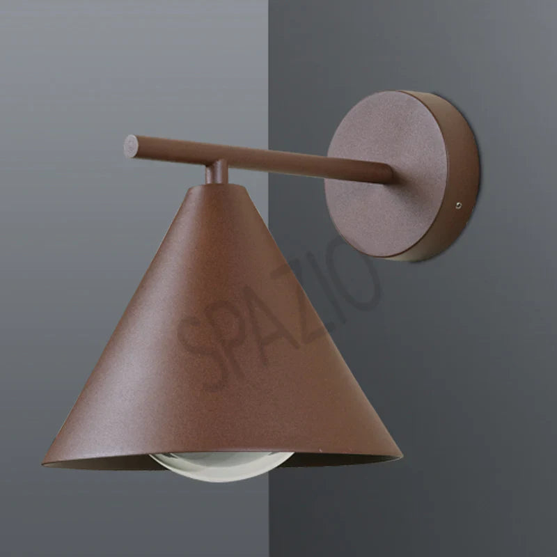 SPAZIO Railroad 2 Outdoor Wall Light – Corten finish on a grey wall